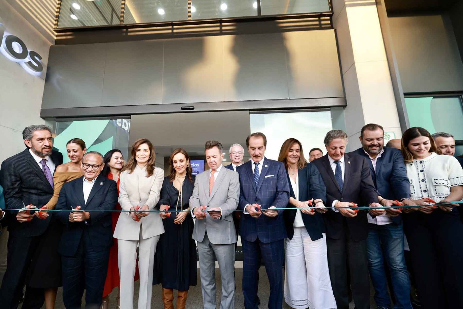 Corte de listón del nuevo Hospitalito Sur