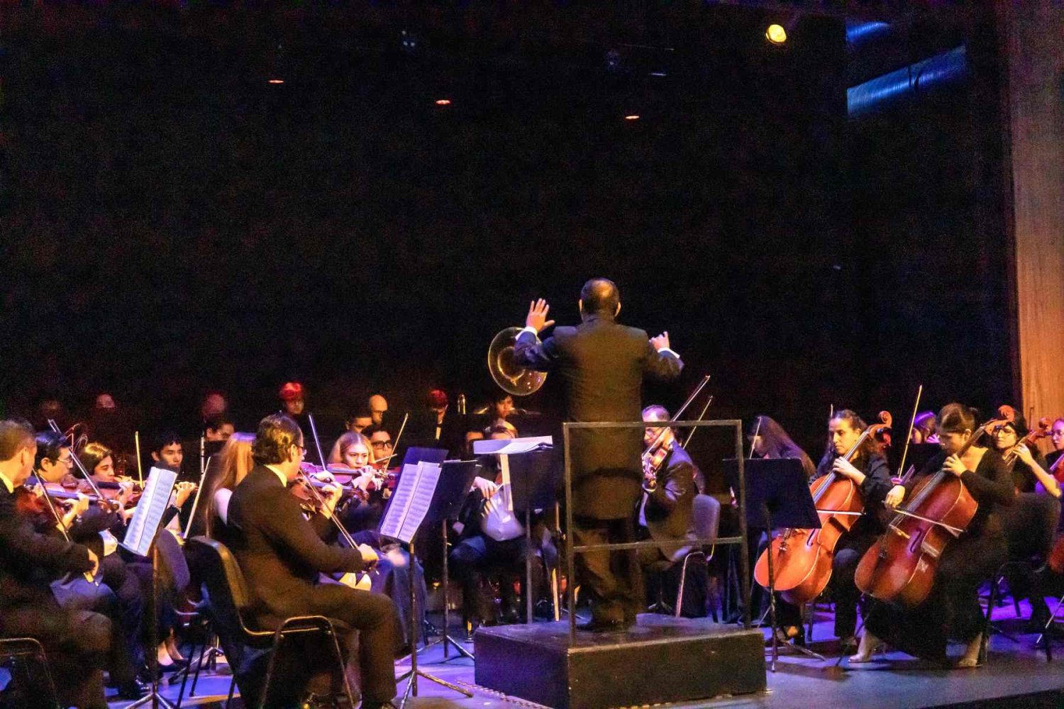 la presentacion se realizo en el auditorio lic antonio leano reyes