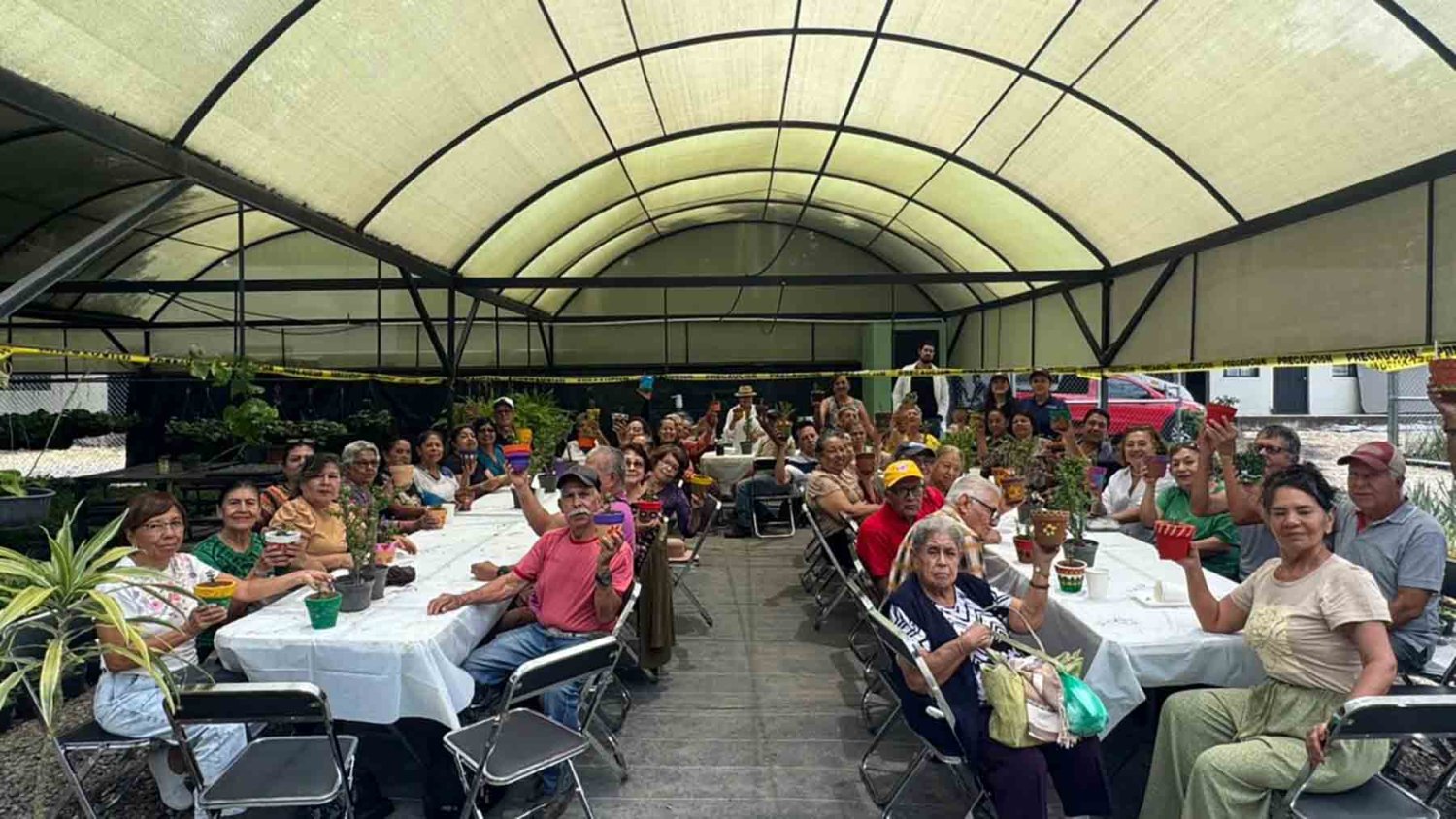 los jubilados celebraron este dia con una actividad en el vivero uag