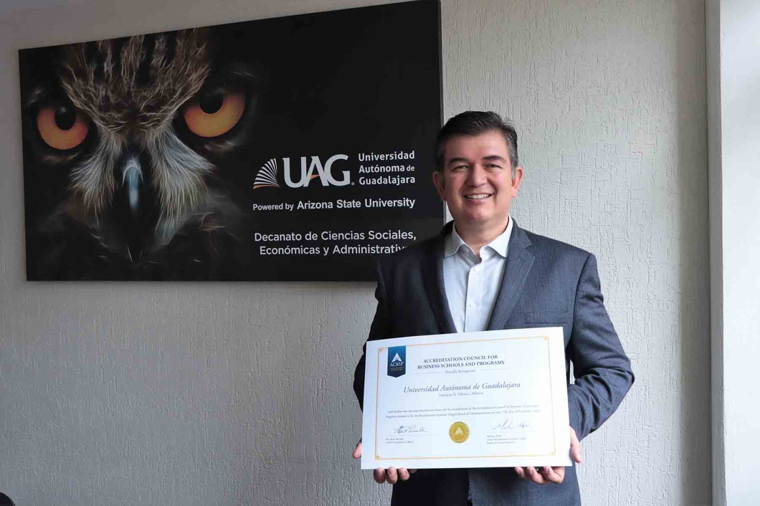 mtro angel munoz hernandez decano de ciencias sociales economico y administrativas