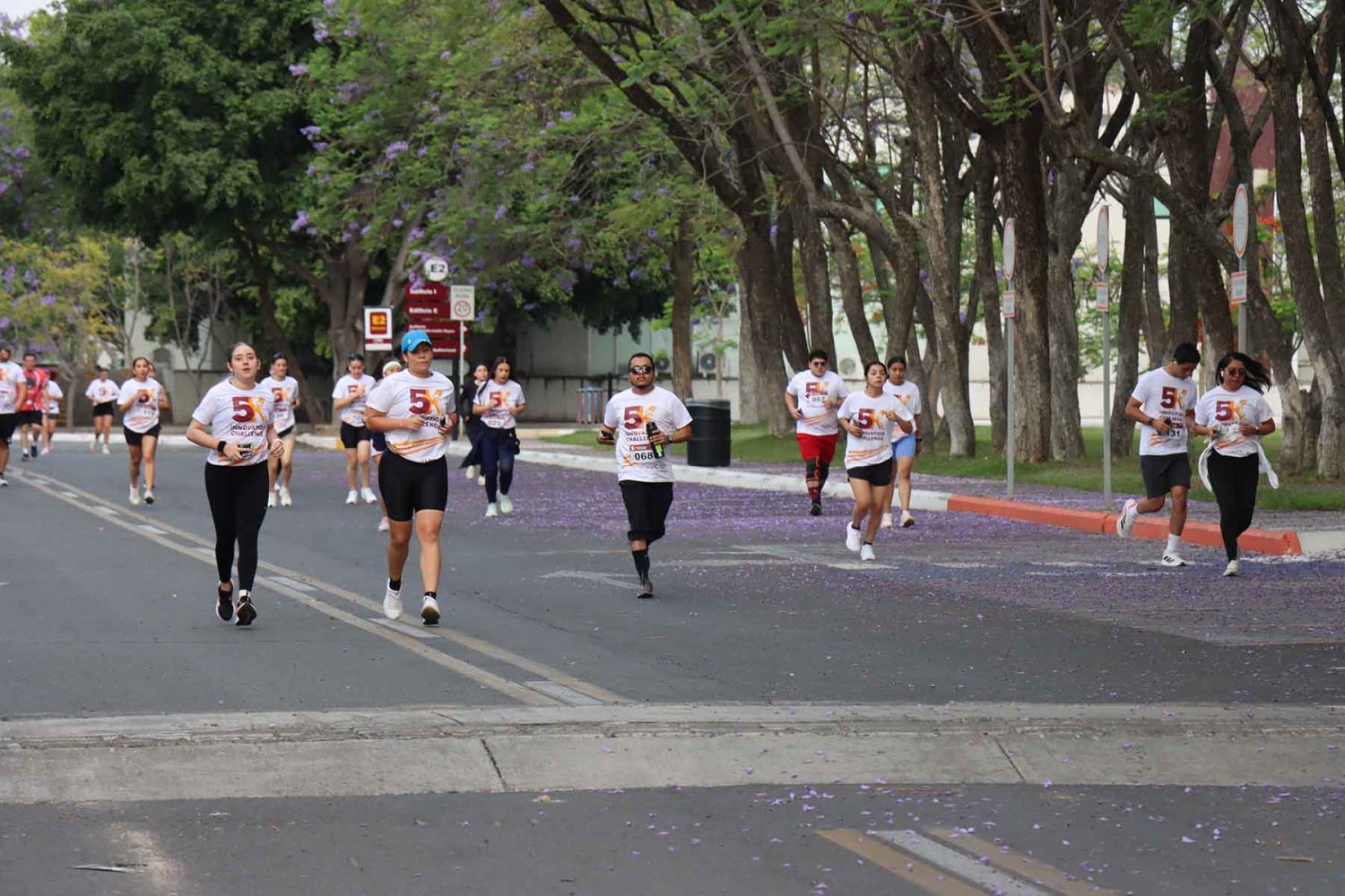 esta carrera se realizo en el marco del dia mundial de la creatividad y la innovacion