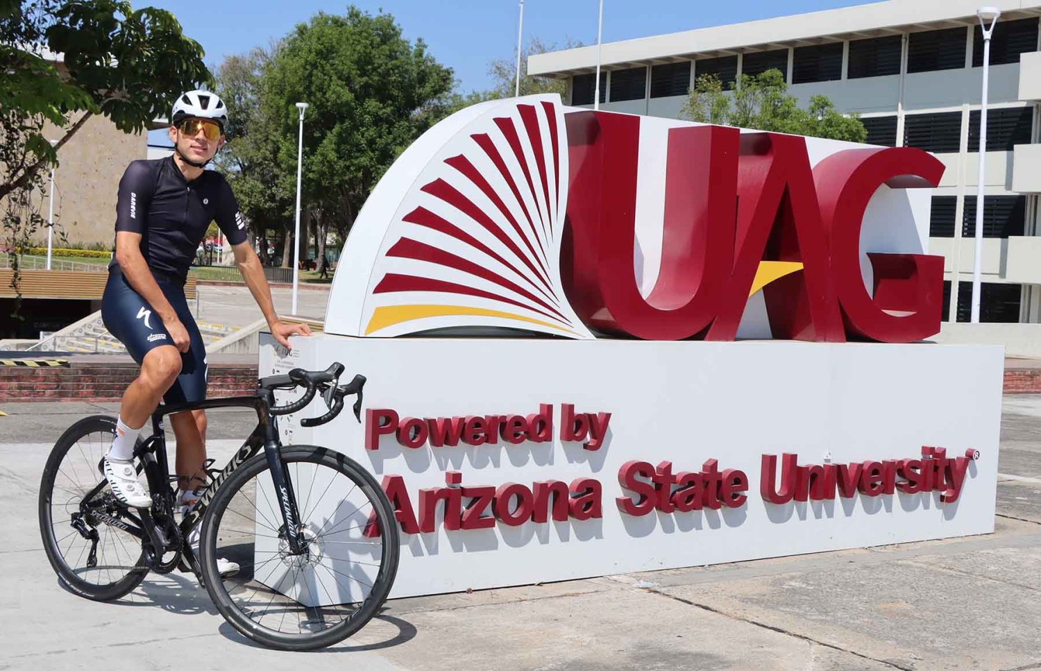 Entre clases y entrenamientos, Dylan equilibra su formación profesional y deportiva