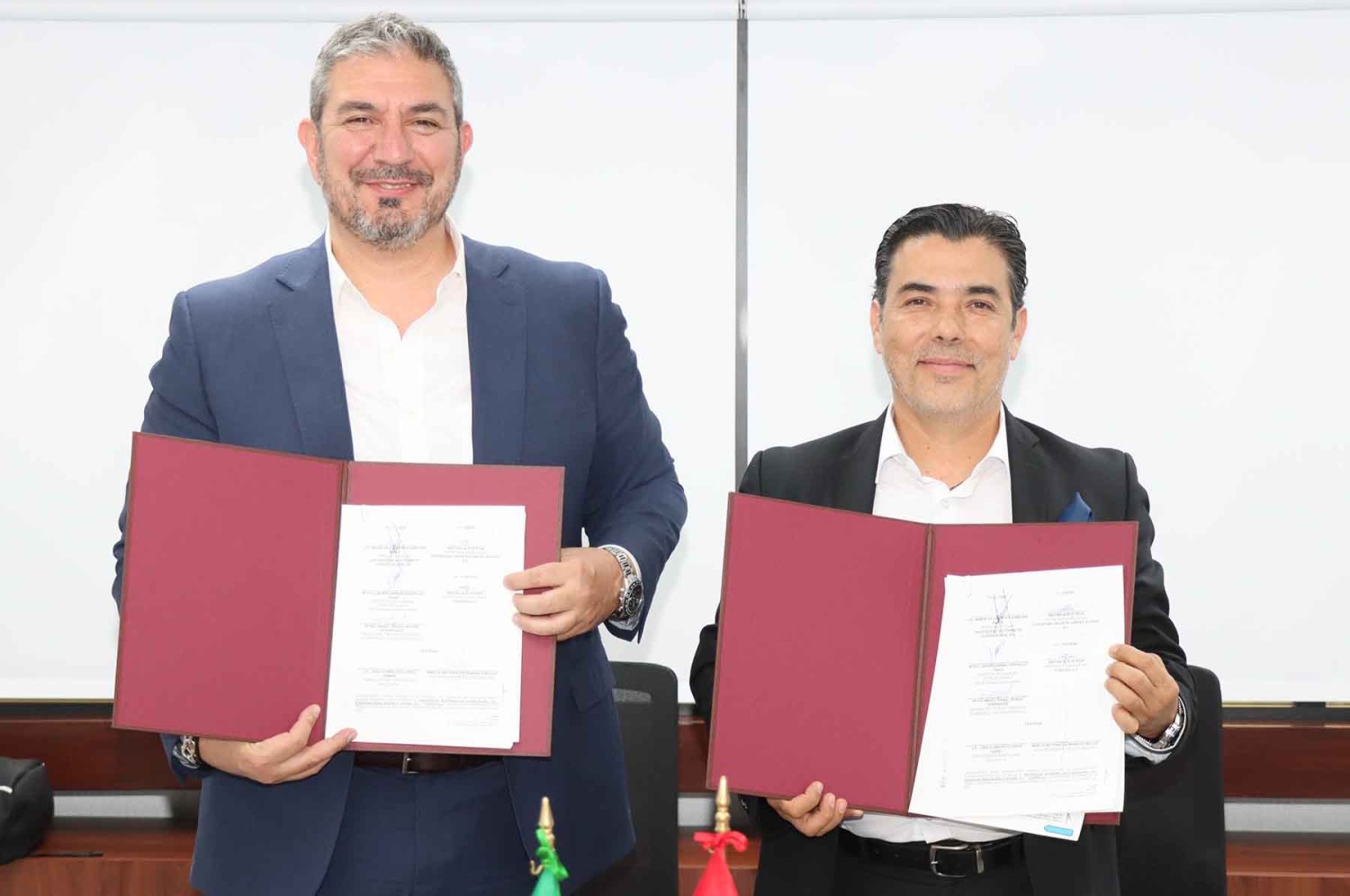 Matías Riva y Mtro. Damián González Razo.