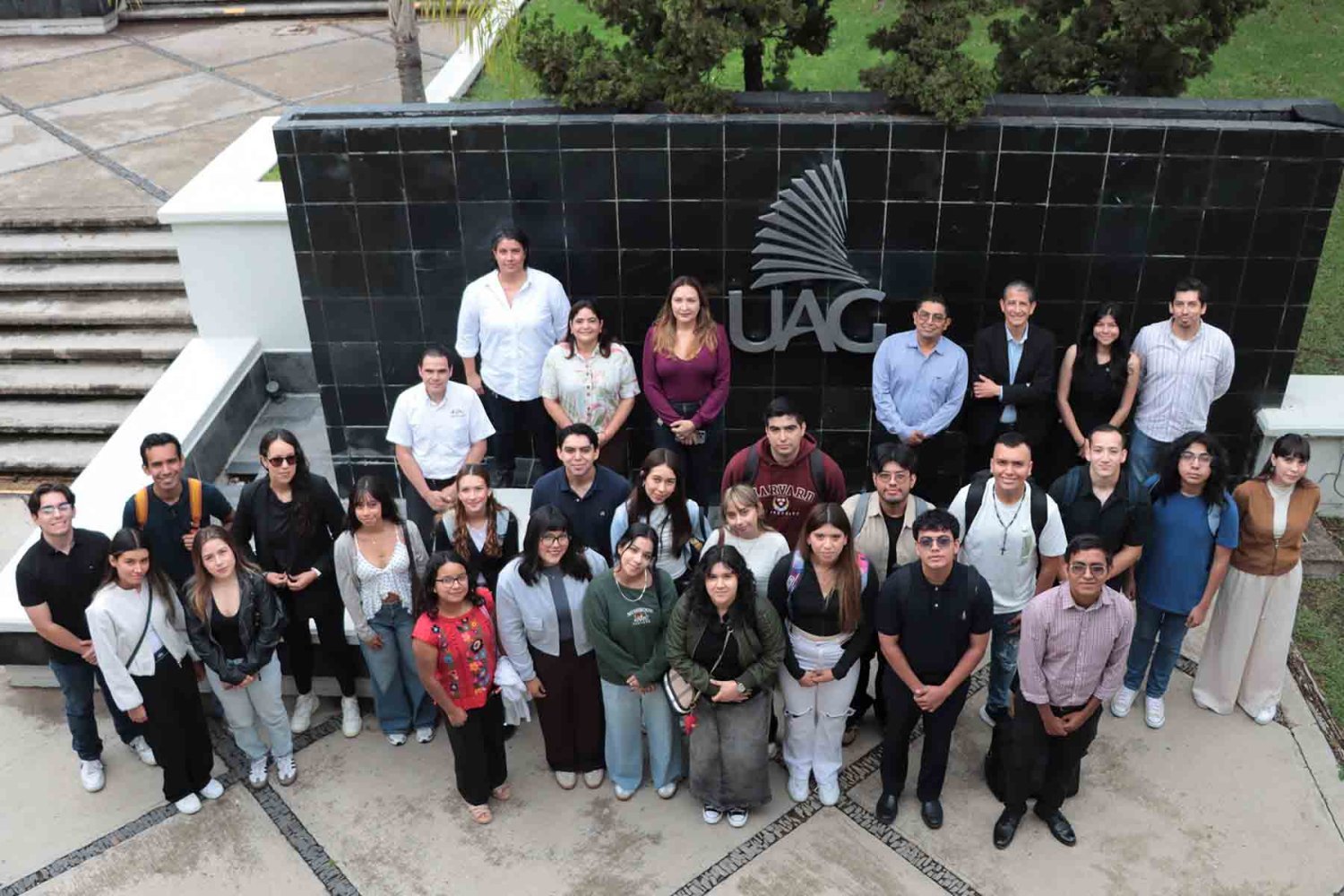 Jóvenes de diferentes instituciones iniciaron su participación en el Verano de Investigación.