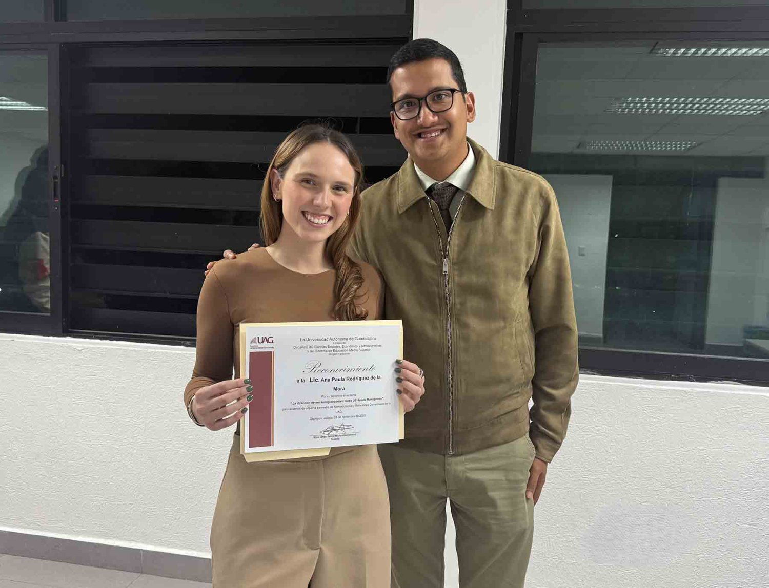 ana paula rodriguez egresada de la uag y dr rodolfo hernandez academico