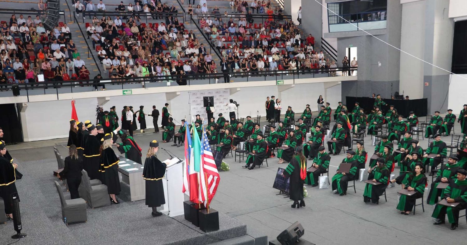medicos extranjeros concluyen su formacion en la uag