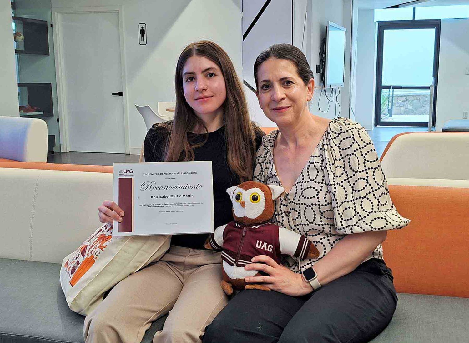 ana isabel martin se formara como cirujano dentista