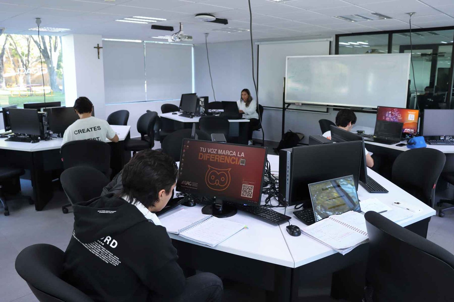 El Laboratorio Oracle fortalece competencias en arquitectura de datos y servicios en la nube con visión global