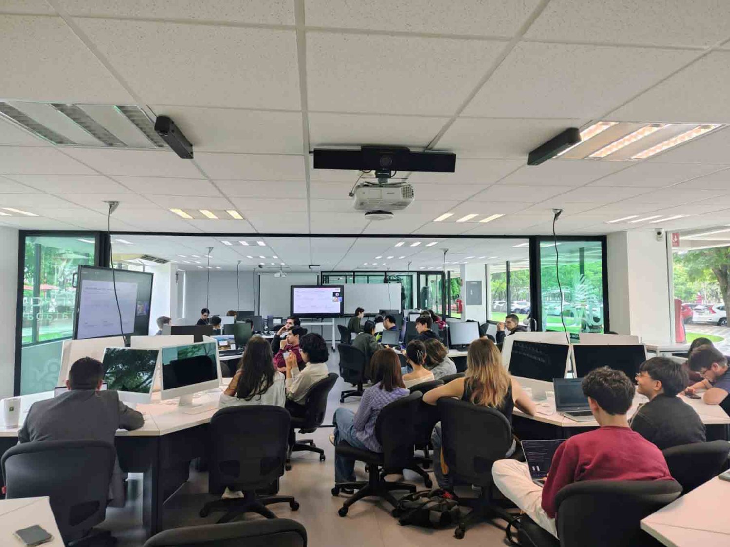 El evento se realizó en el Hub de Transformación Digital de la UAG