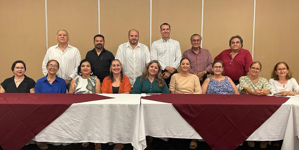 presentan proyecto uag alumni colima