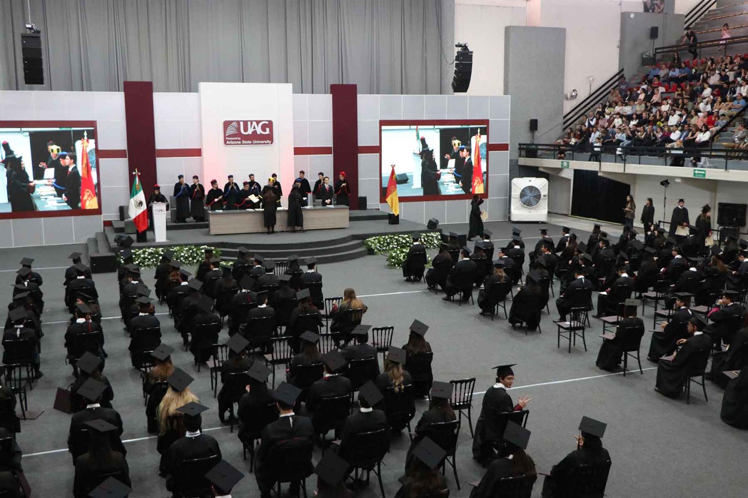 las ceremonias se realizaron en el gimnasio universitario