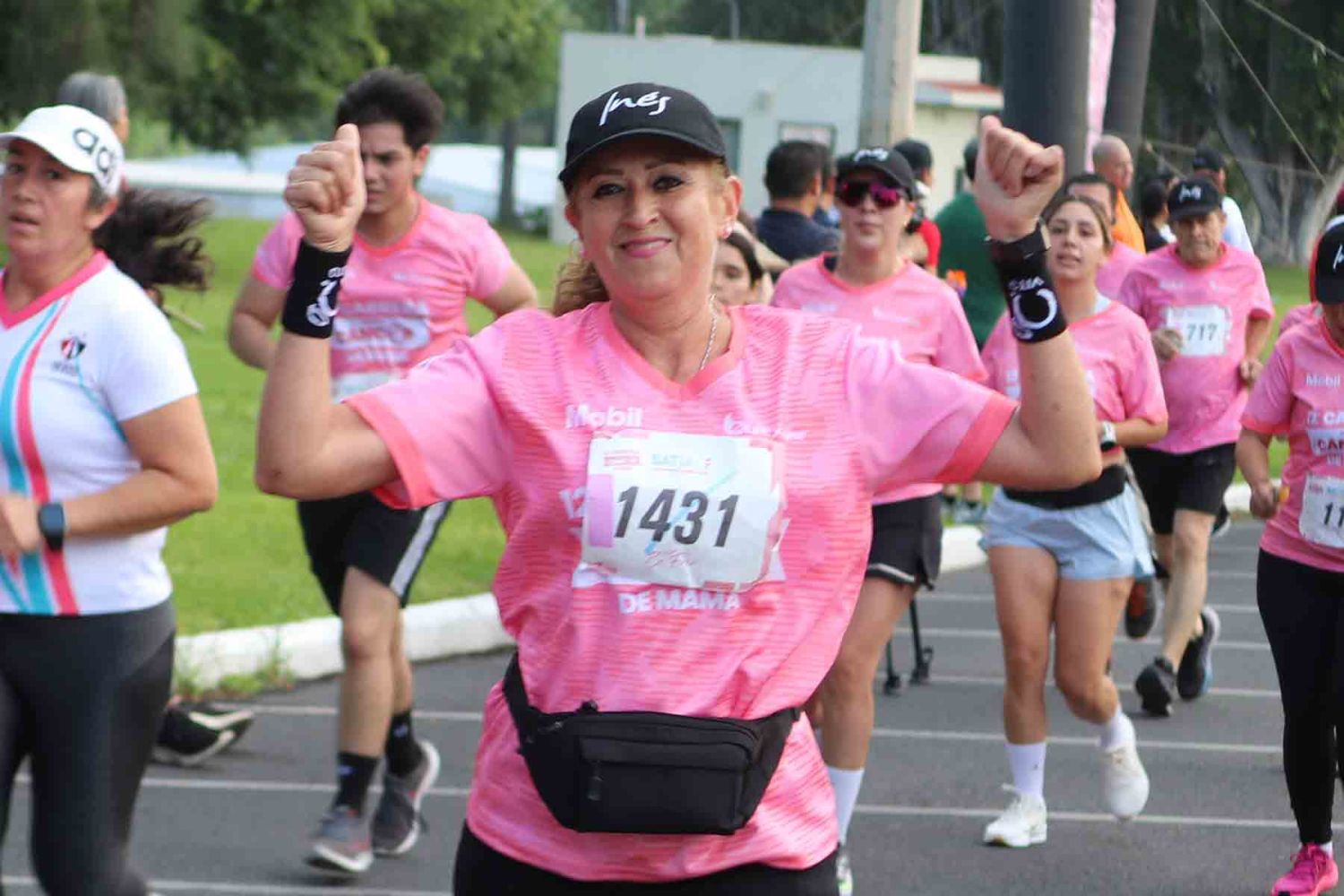Carrera contra el cáncer de mama reúne a cientos de corredores en la ...