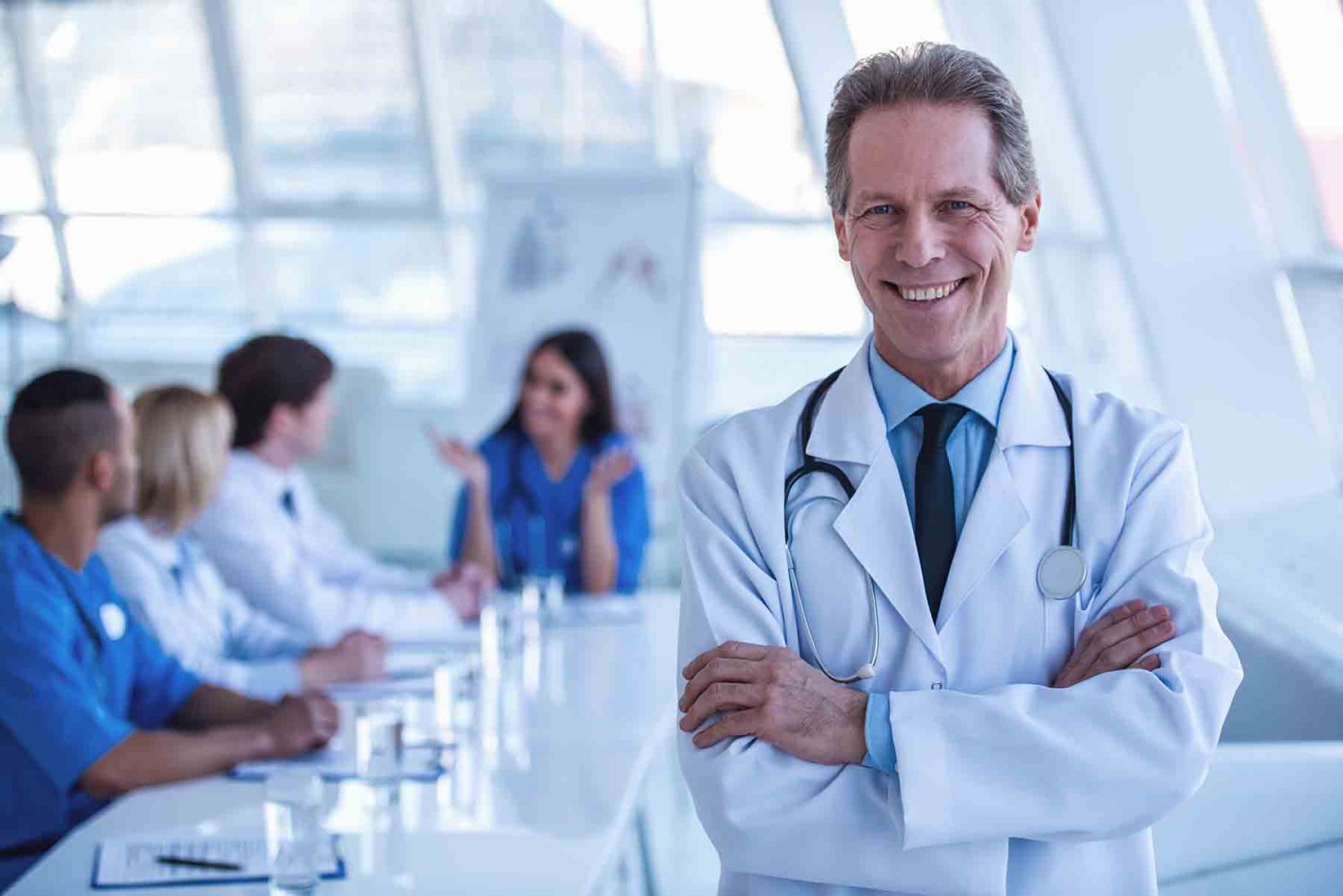 este diplomado esta dirigido a profesionales que buscan especializarse en la gestion de hospitales