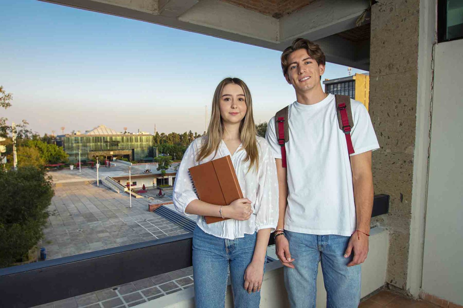 La Universidad cuenta con 7 escuelas, cada una con una amplia variedad de carreras