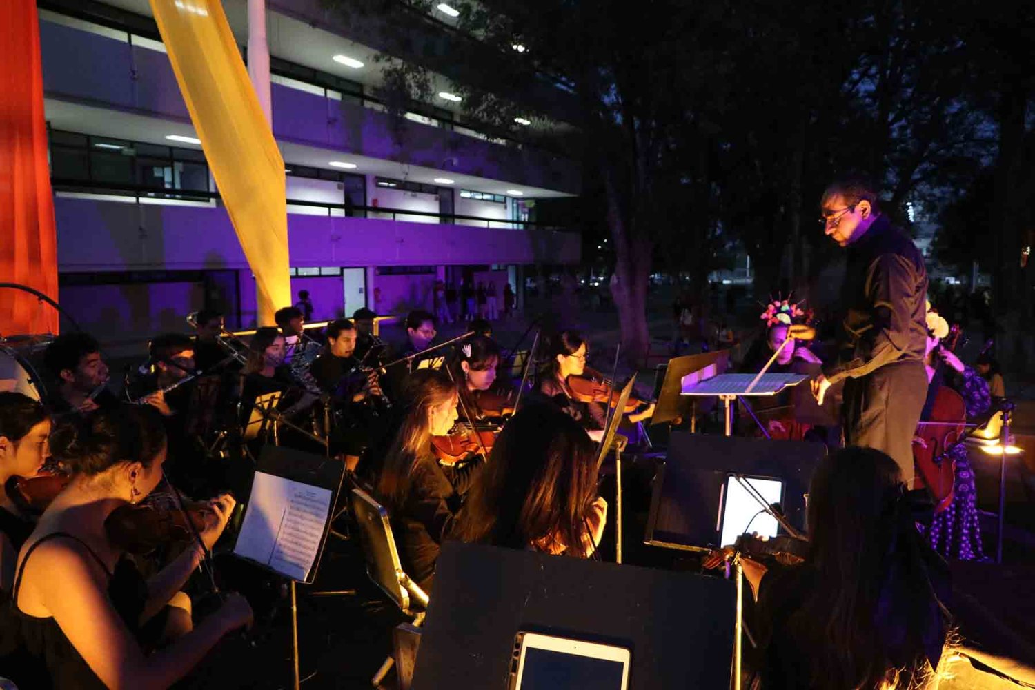 durante el evento hubo presentaciones artisticas