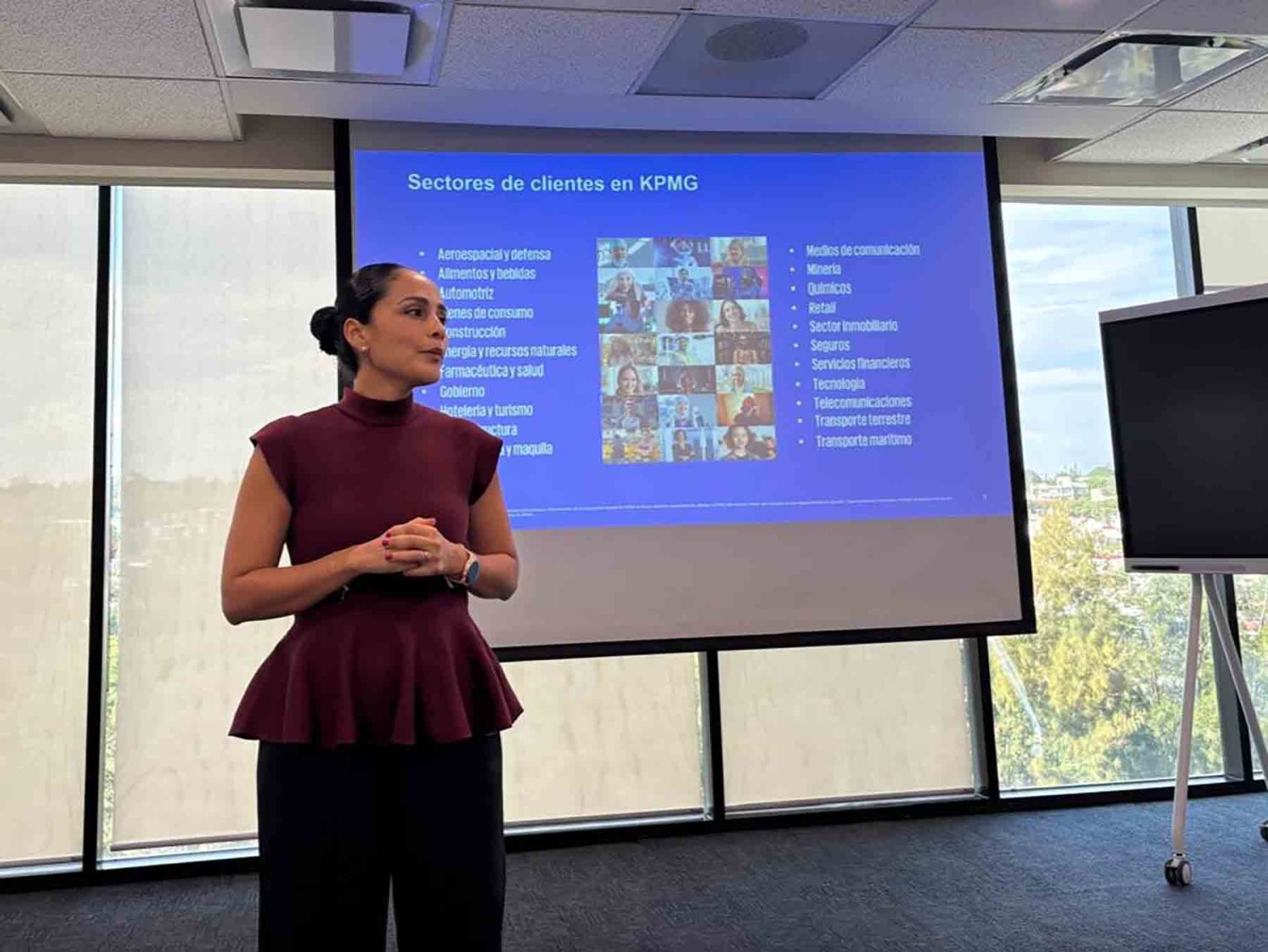 la visita fue guiada por personal de la reconocida firma kpmg