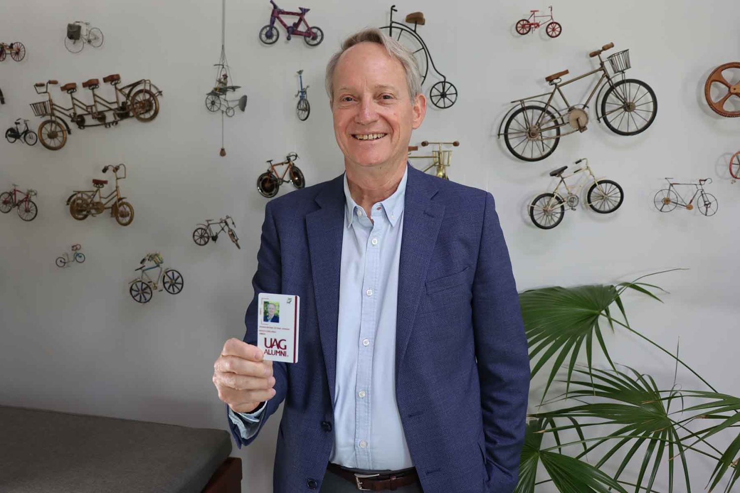 el dr herman michael dittmar johnson egresado de la uag ha dedicado su carrera a la innovacion medica y atencion social