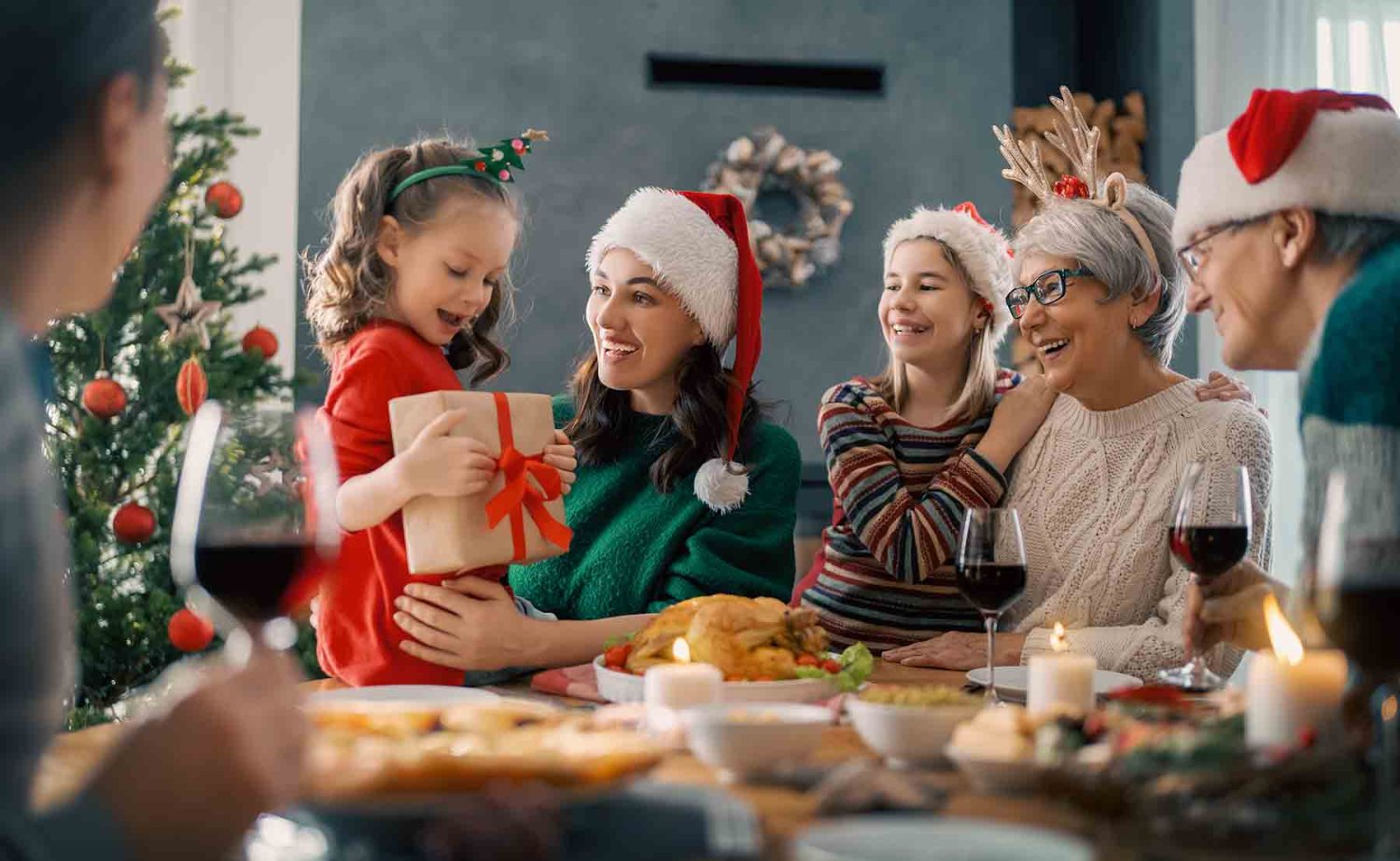 la navidad es una epoca para convivir reflexionar y pasar momentos de alegria
