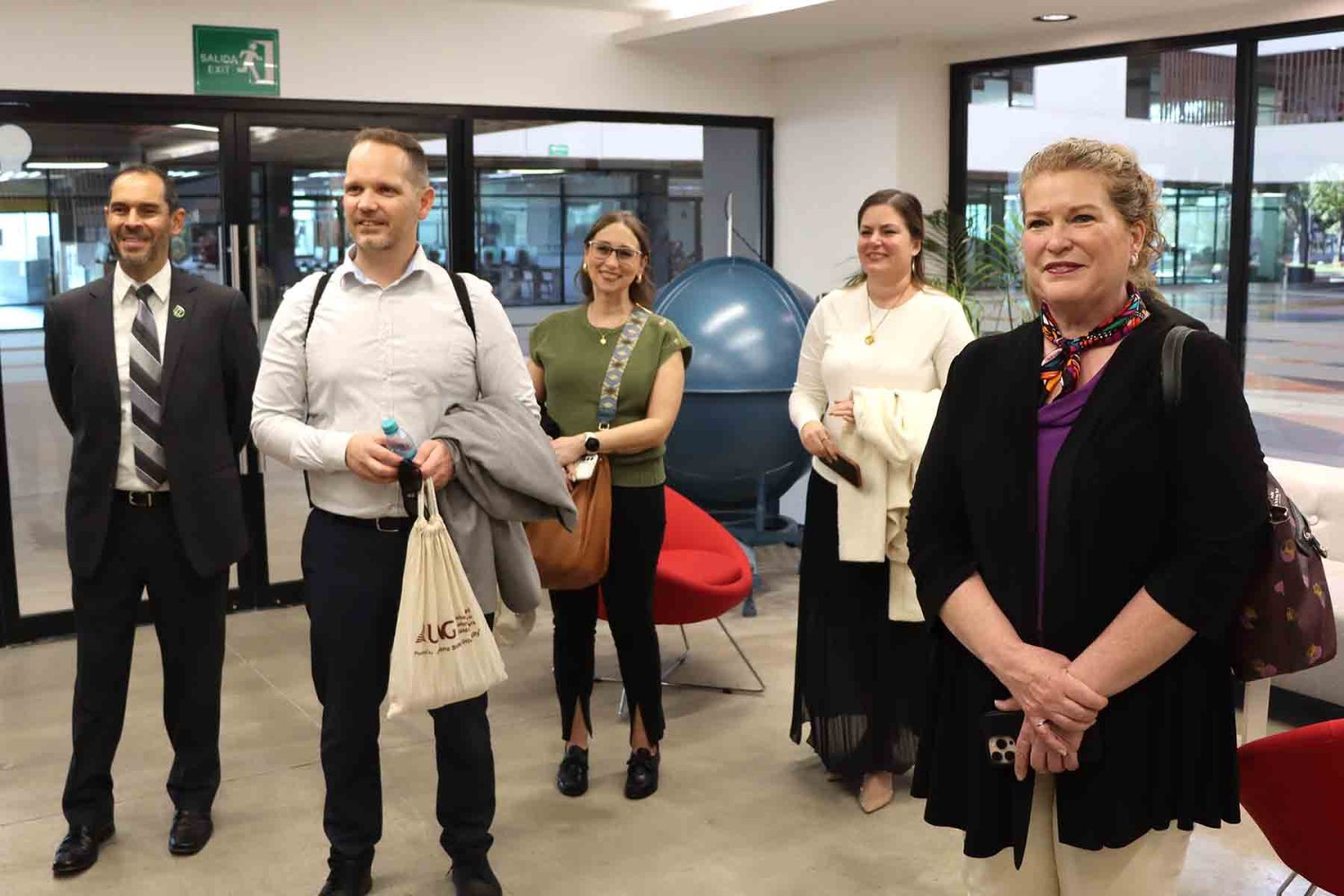 en el encuentro los visitantes recorrieron espacios como el centro de tecnologia en iluminacion de la uag