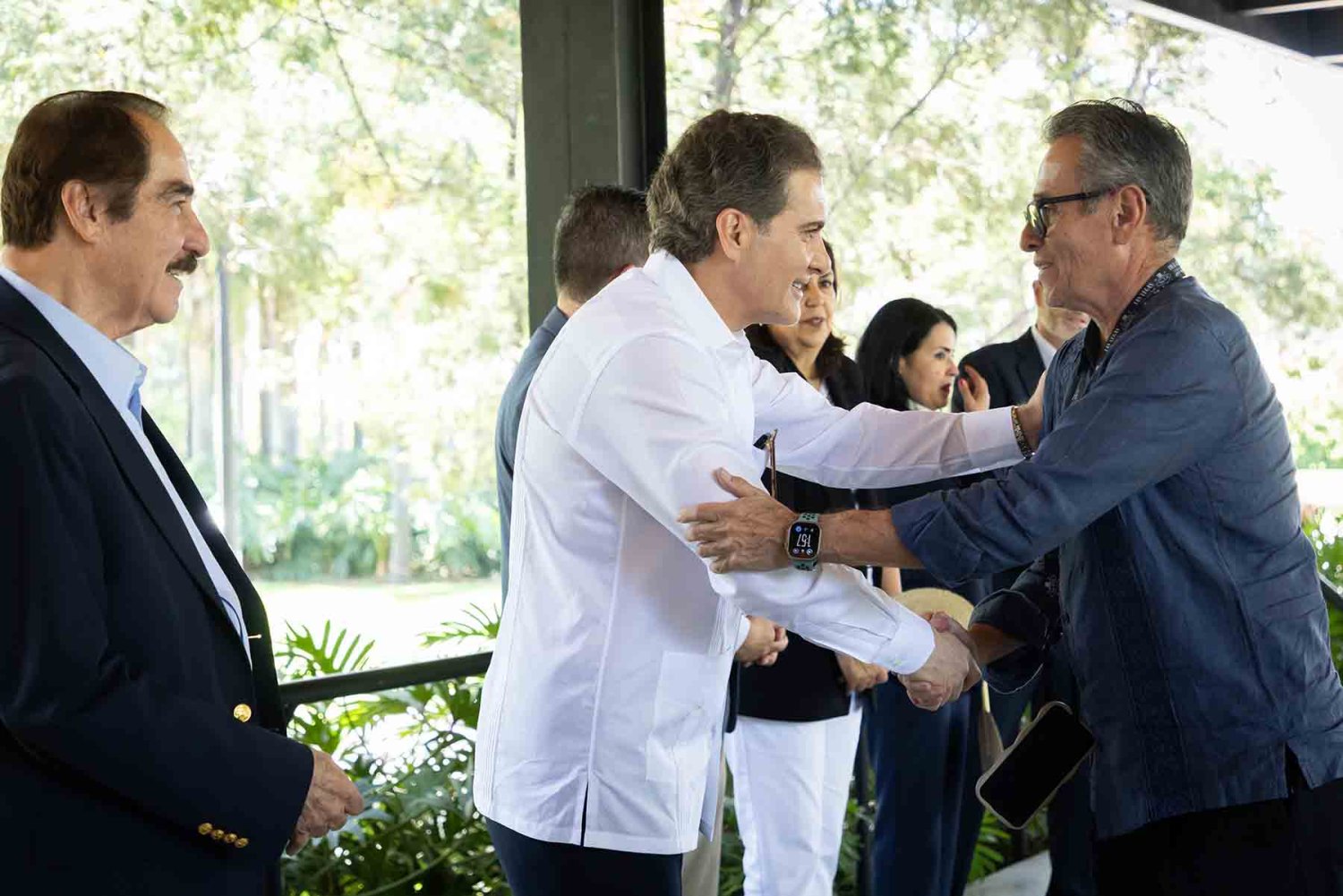 las autoridades universitarias recibieron a los profesores