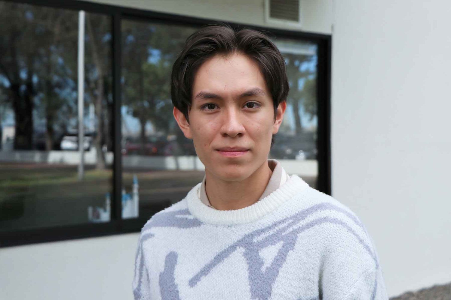 la experiencia le permitio mejorar su ingles y conocer personas de otros paises