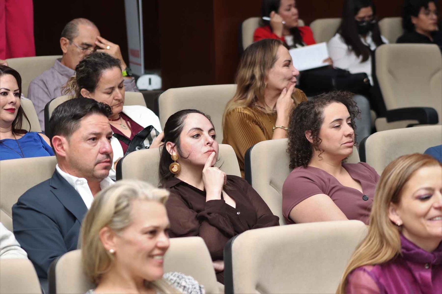 Empresarios, estudiantes y expertos del marketing participaron en el evento