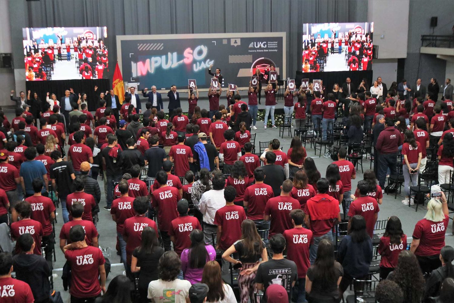 cientos de jovenes empiezan su aventura en la uag