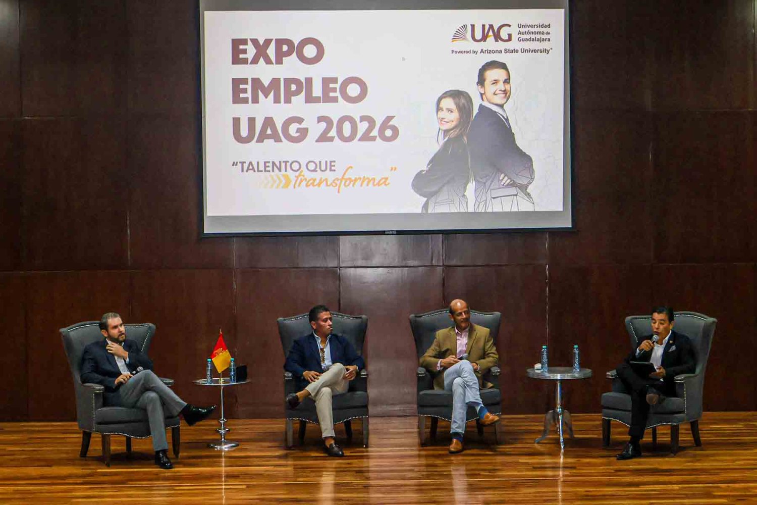 Expertos de TATA Consultancy Services participaron en este panel realizado durante la Expo Empleo UAG 2026