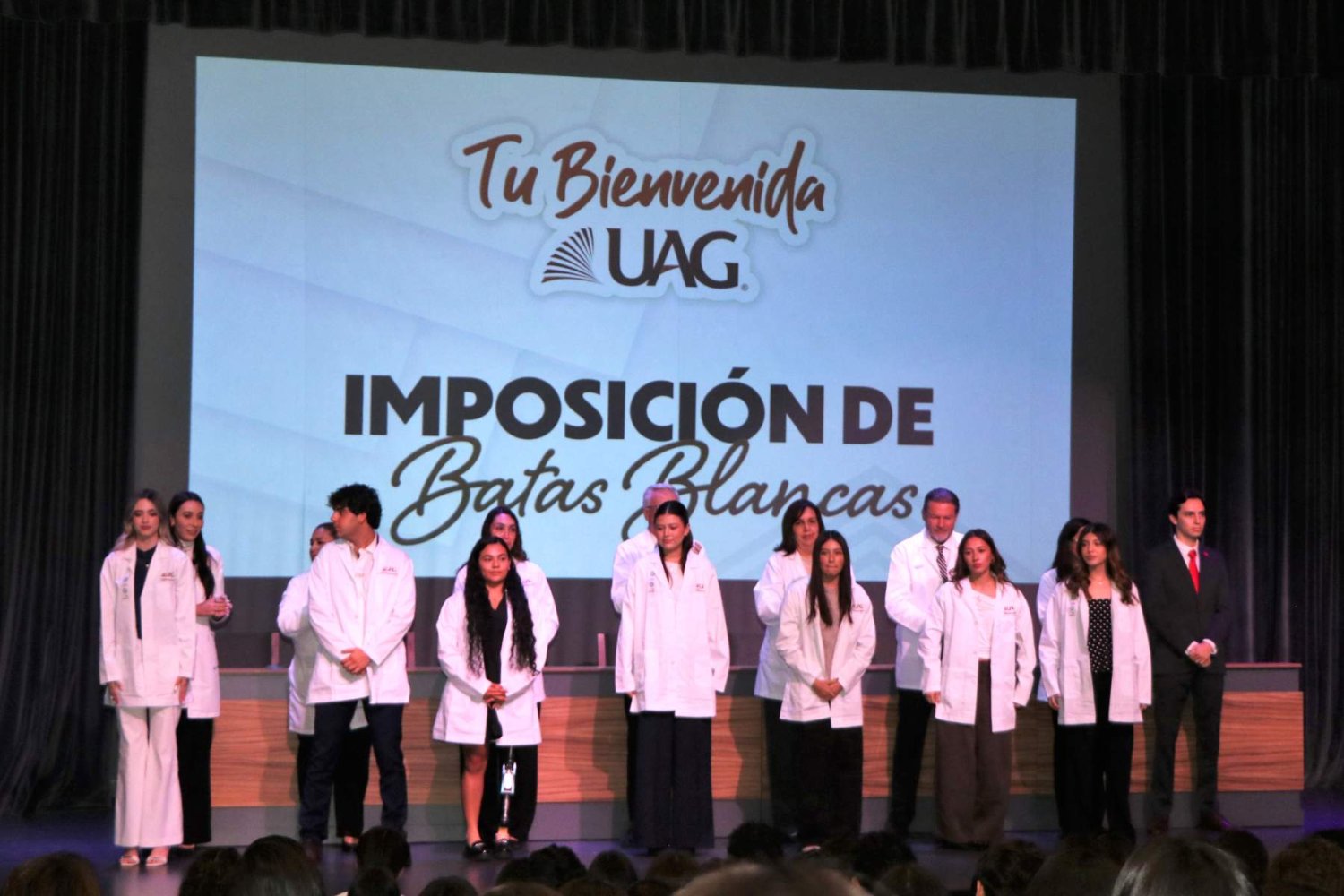 La Bata Blanca es uno de los símbolos de la profesión médica