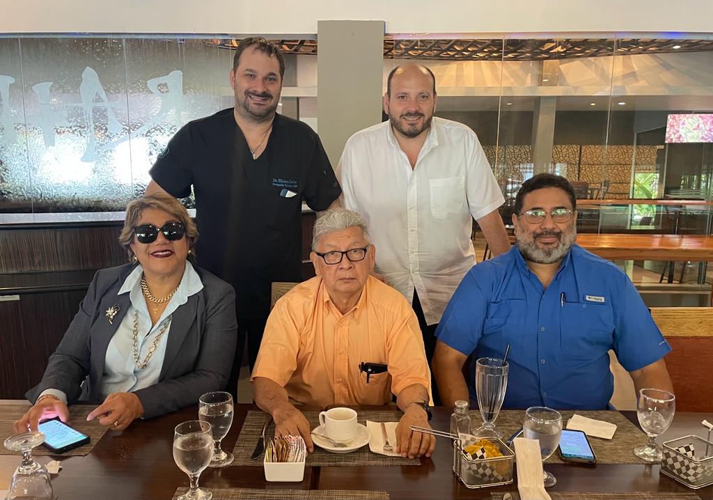 presentan proyecto de uag alumni a egresados de panama